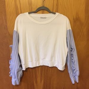 💫Zara white crop top with a beautiful sleeve 💫